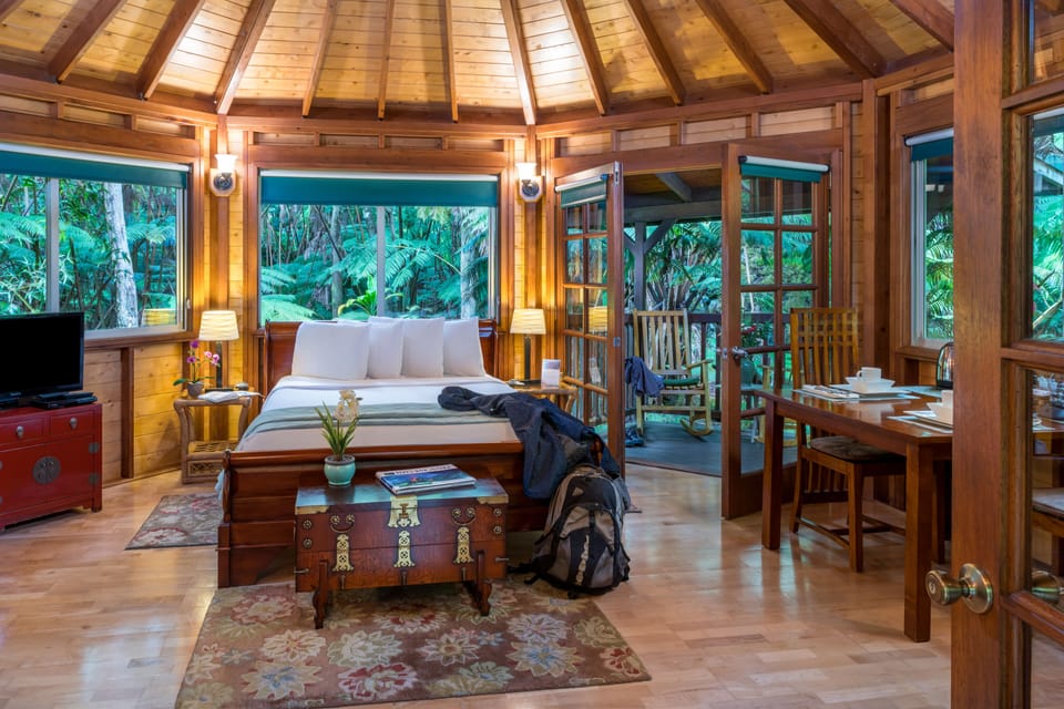 Room, 1 Queen Bed with Sofa bed, Private Bathroom | Premium bedding, individually decorated, individually furnished