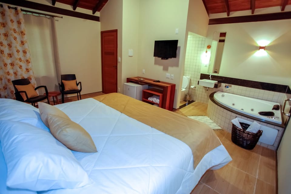 Minibar, iron/ironing board, bed sheets