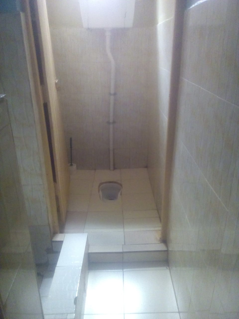 Standard Double Room | Bathroom | Shower, rainfall showerhead, free toiletries