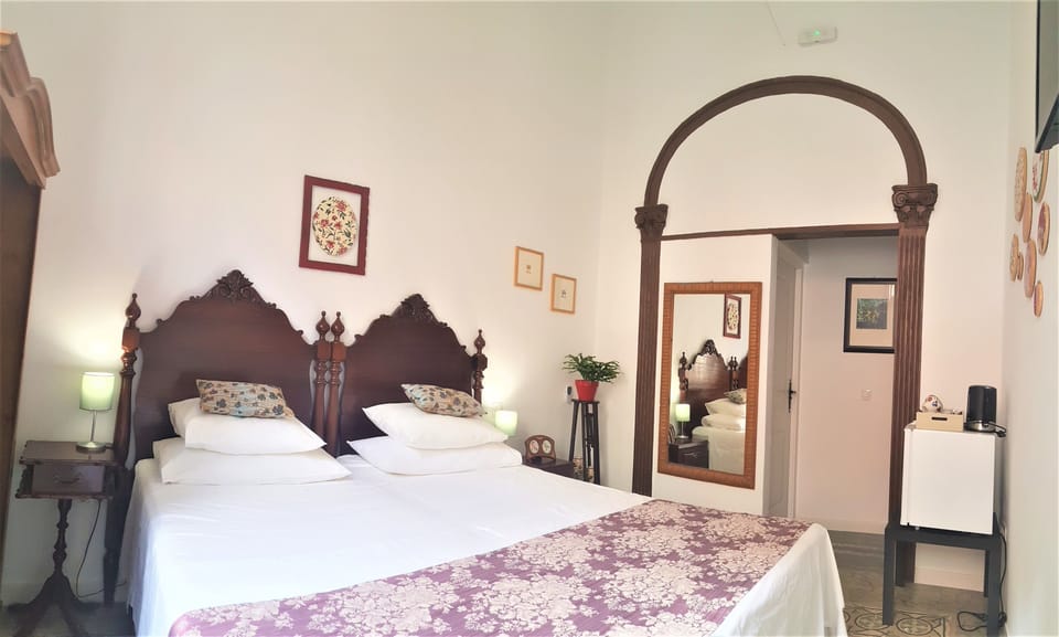 Egyptian cotton sheets, premium bedding, down comforters, pillowtop beds