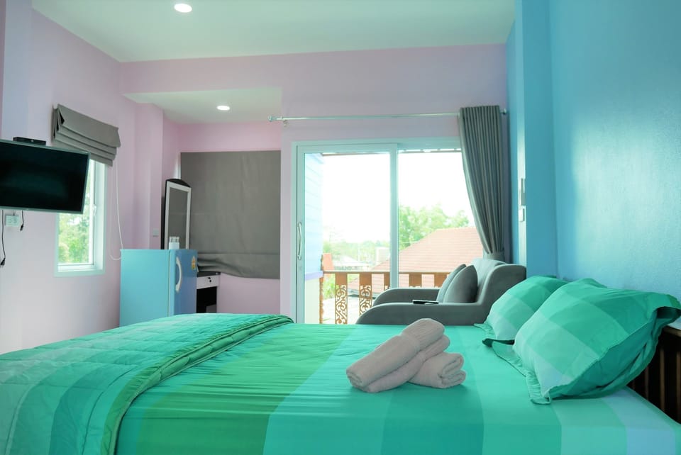 Superior Triple Room | Desk, WiFi (free)