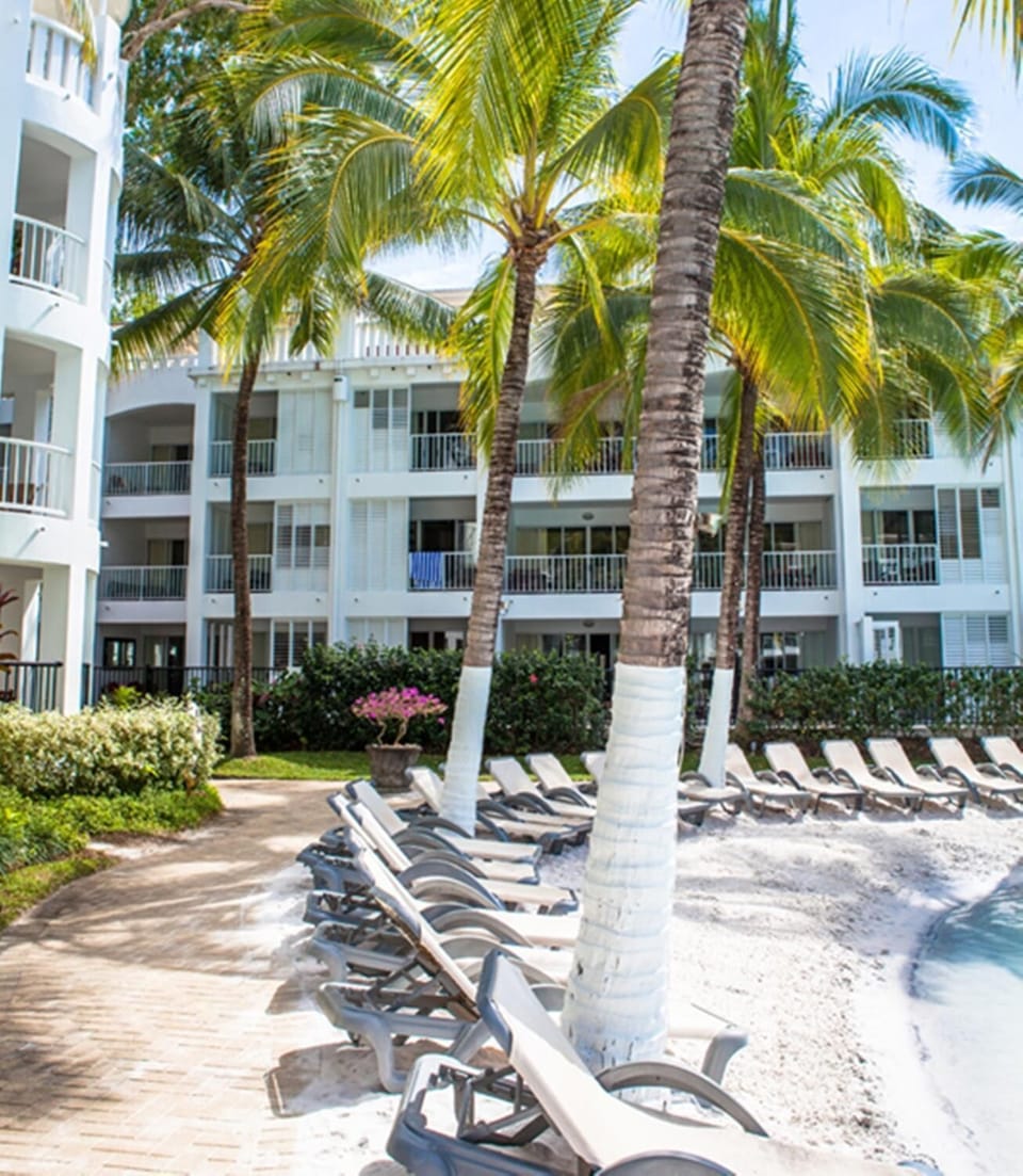 3 outdoor pools, sun loungers