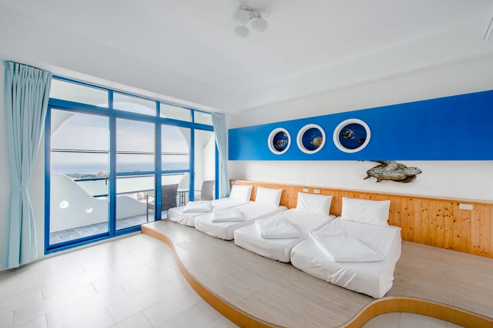 Standard Quadruple Room, Ocean View | Soundproofing, free WiFi, bed sheets
