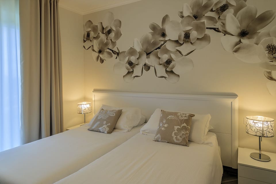 Classic Room, 2 Twin Beds, Garden Area | Egyptian cotton sheets, minibar, in-room safe, desk
