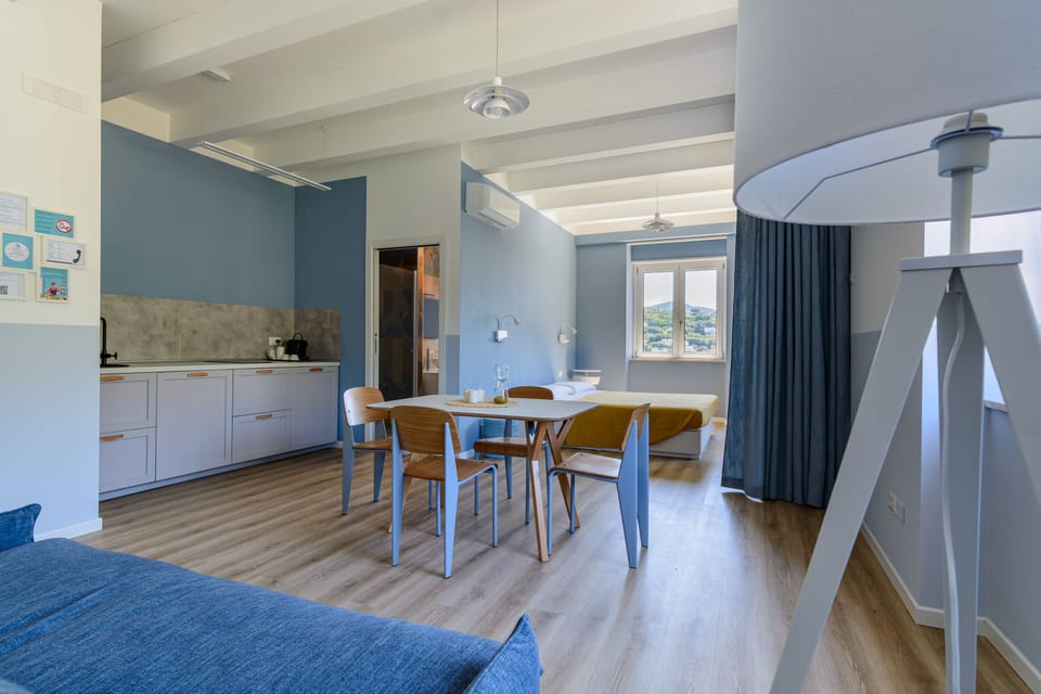 Panoramic Studio (Ponente) | Premium bedding, minibar, desk, soundproofing