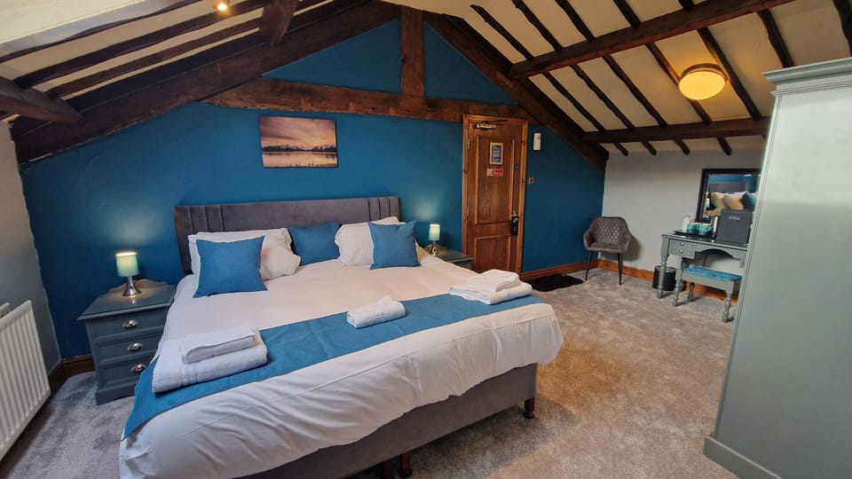 Family Room (Troutbeck) | Desk, iron/ironing board, free WiFi, bed sheets