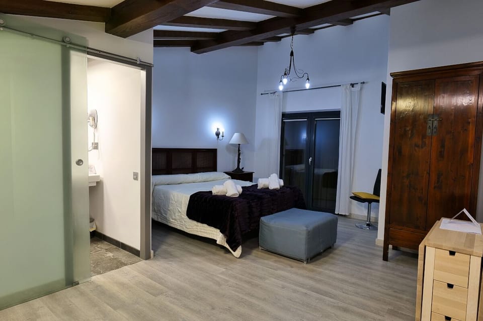 In-room safe, desk, blackout drapes, soundproofing