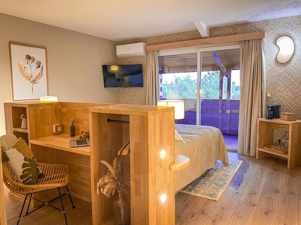 Deluxe Double Room, Sea View | Premium bedding, in-room safe, individually decorated