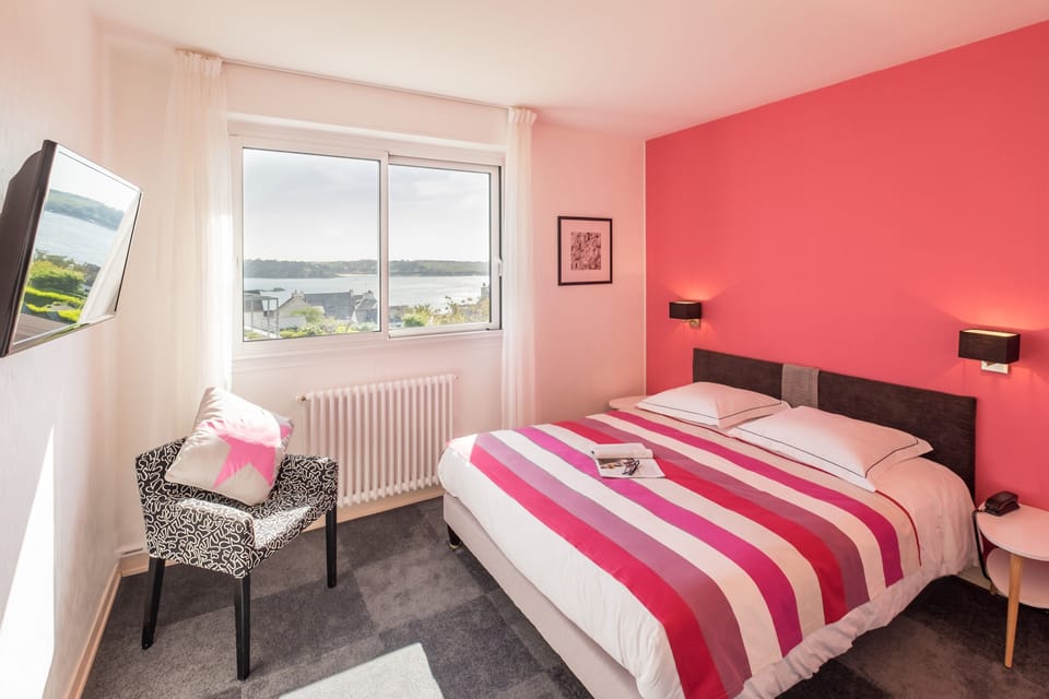 Double Room, Ocean View | Desk, soundproofing, iron/ironing board, free WiFi