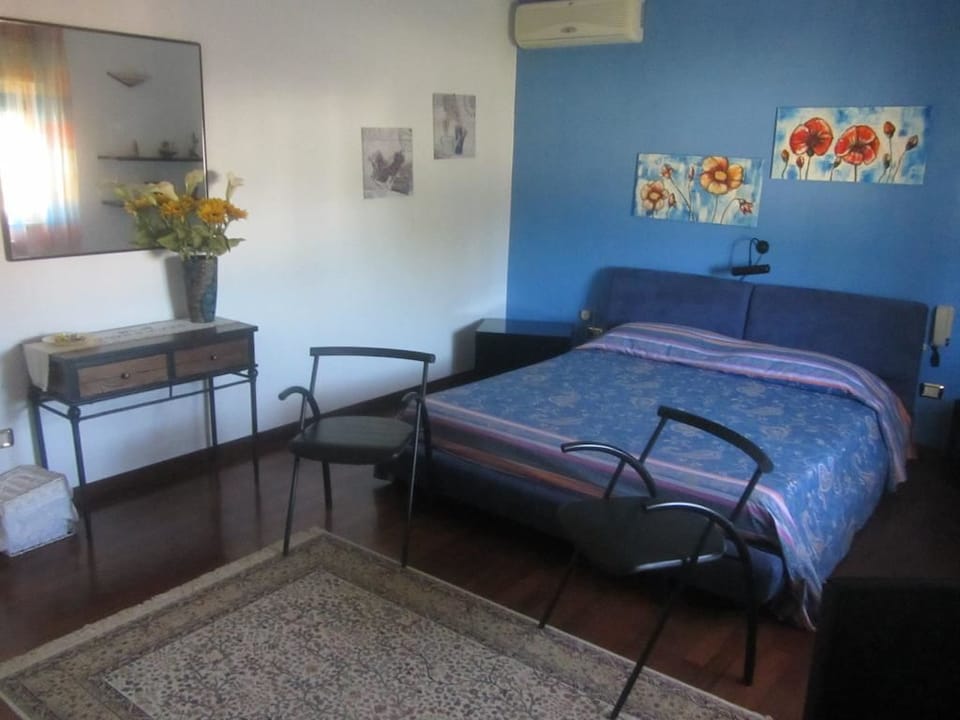 Standard Double Room | Desk, free WiFi, bed sheets