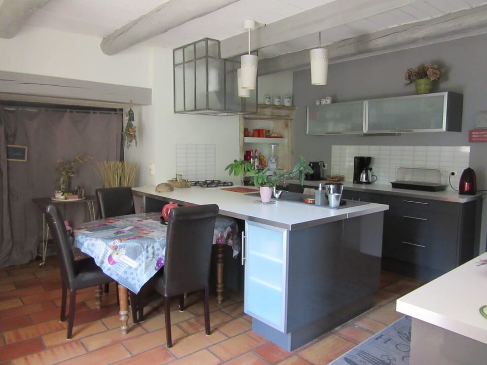 Comfort House, Private Bathroom, Courtyard View (Mas piscine ,boulodrome) | Private kitchen | Highchair