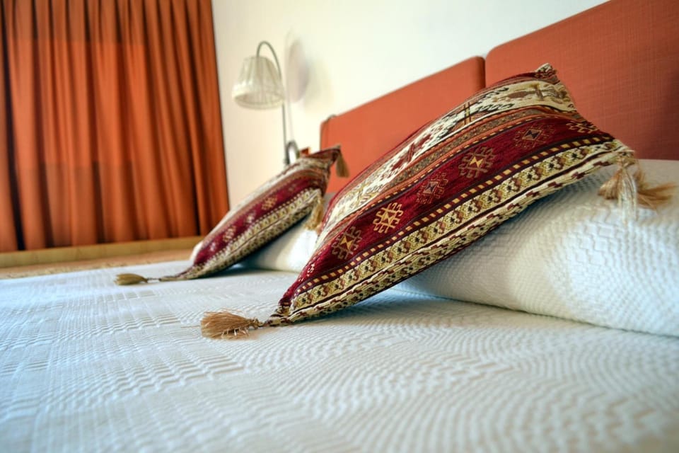Premium bedding, desk, soundproofing, free WiFi