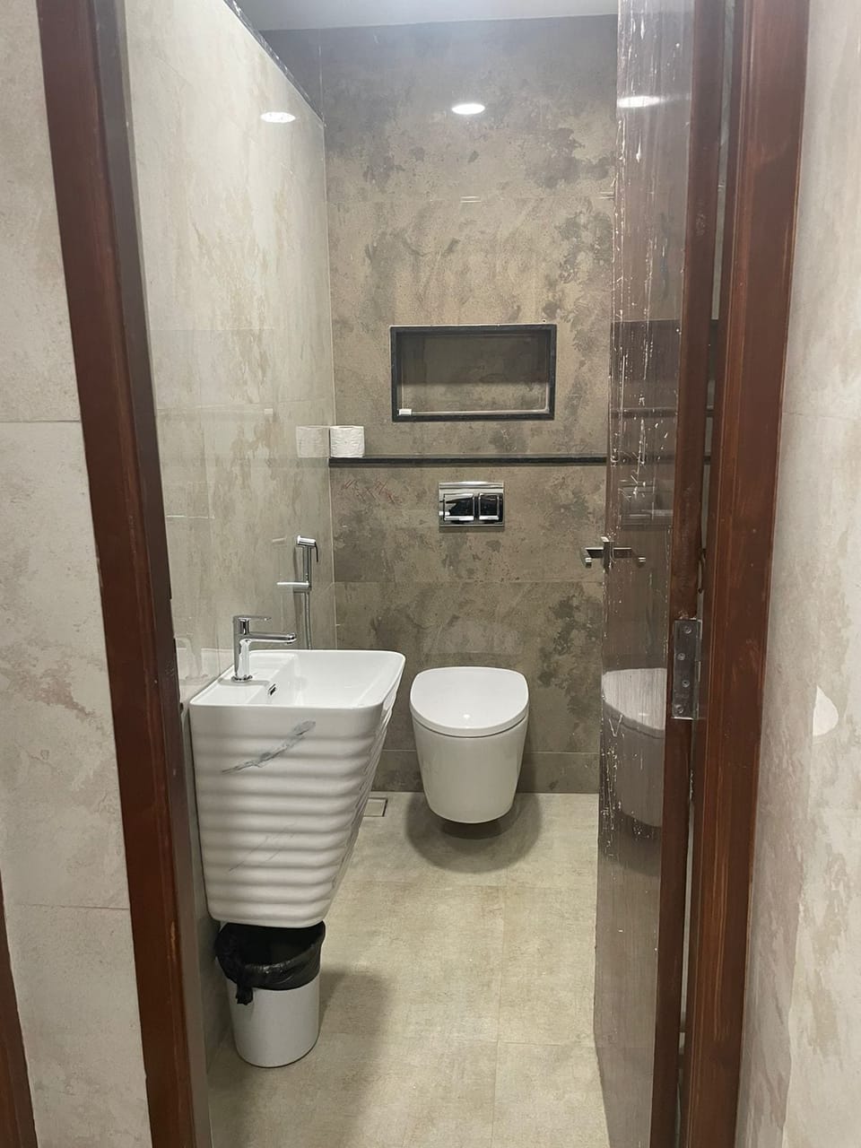 Garden Suite | Bathroom | Shower, free toiletries, hair dryer, towels