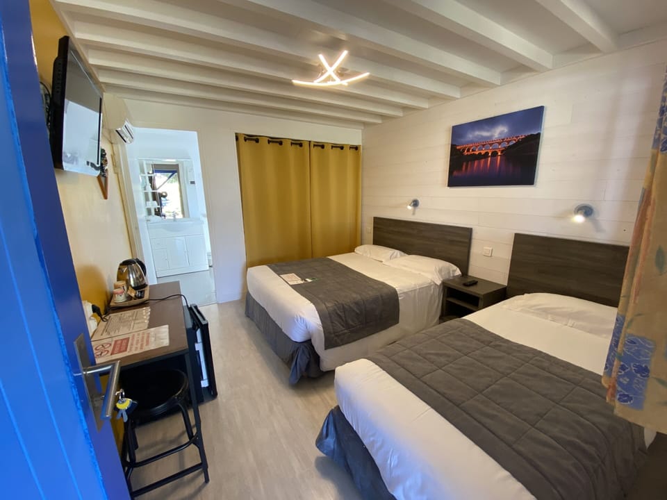 Standard Double or Twin Room, Ensuite | 1 bedroom, desk, free WiFi, bed sheets