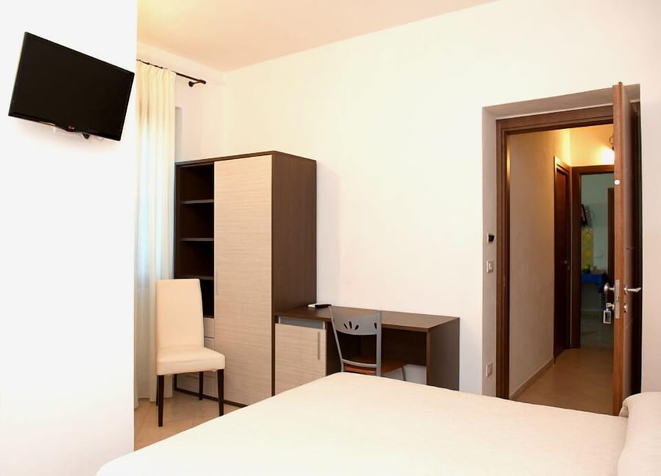 Double or Twin Room, Private Bathroom | Room amenity