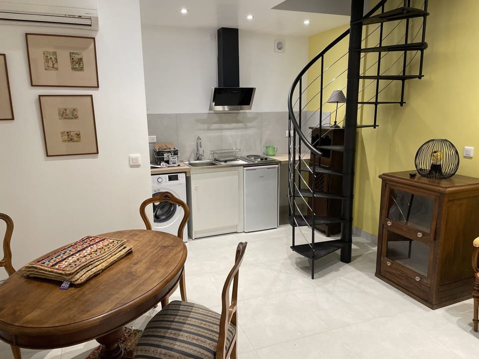 Comfort Apartment | Private kitchen | Electric kettle