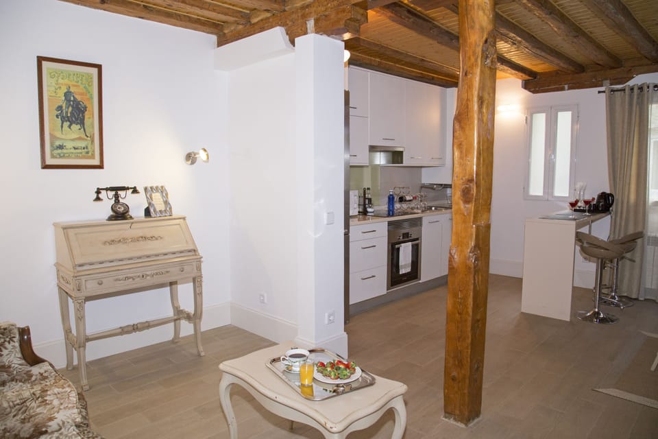 Apartment | Premium bedding, in-room safe, individually decorated