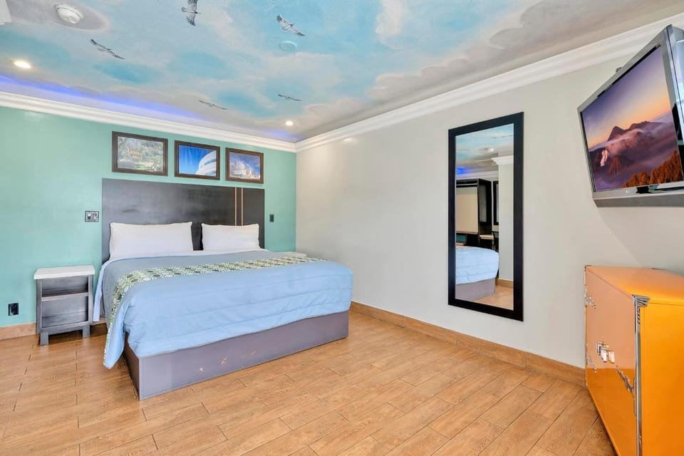Desk, iron/ironing board, WiFi (free), bed sheets