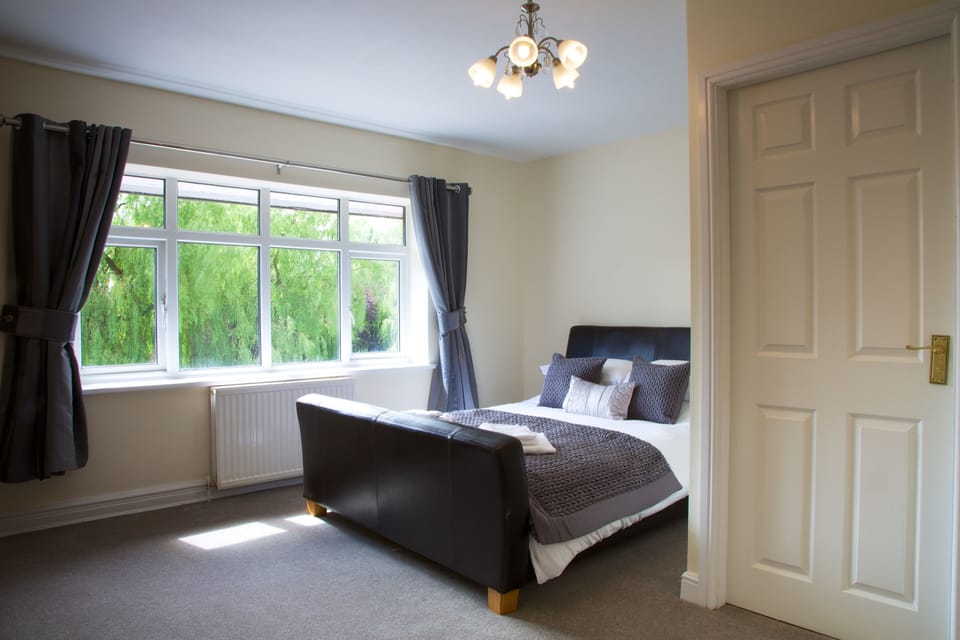 Double Room | Soundproofing, iron/ironing board, free WiFi, bed sheets