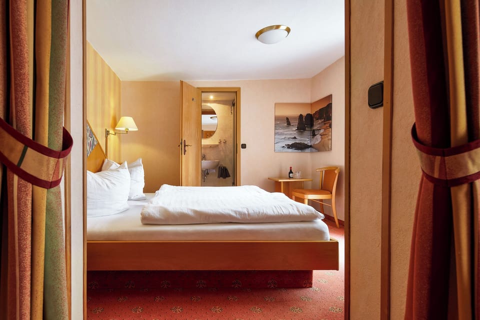 Classic Quadruple Room, 2 Bedrooms, Non Smoking, Mountainside | In-room safe, cribs/infant beds, free WiFi, bed sheets
