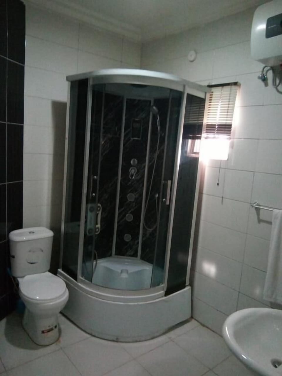 Deep soaking tub, rainfall showerhead, free toiletries, towels