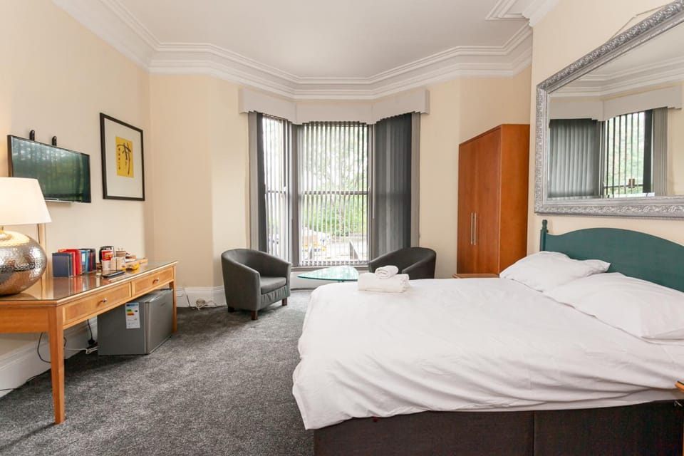 Desk, laptop workspace, iron/ironing board, free WiFi