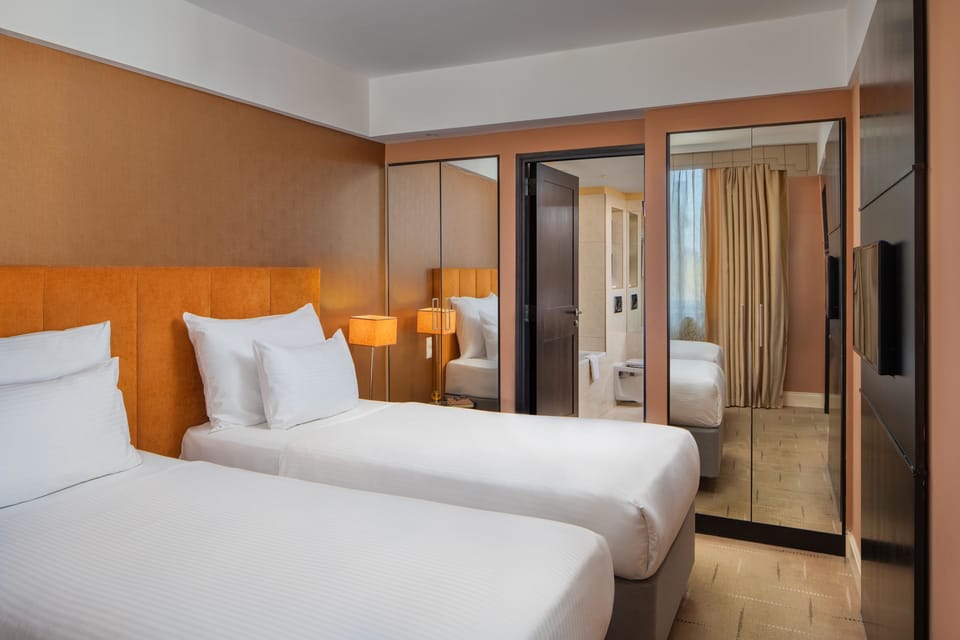 Suite (aquincum,twin) | Hypo-allergenic bedding, in-room safe, desk, blackout drapes