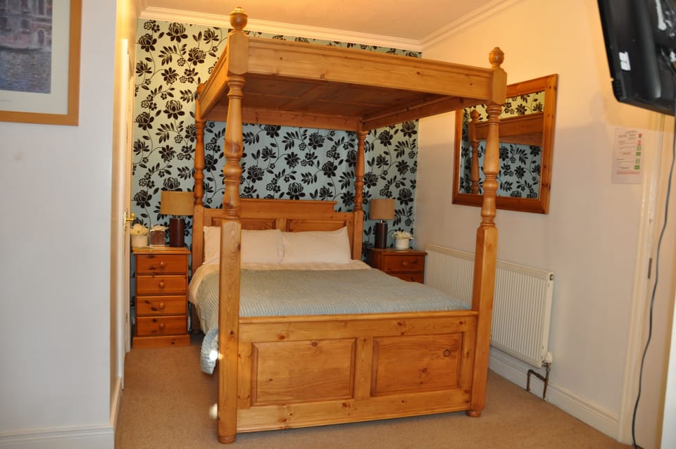 Comfort Double Room | 1 bedroom, individually decorated, individually furnished, desk