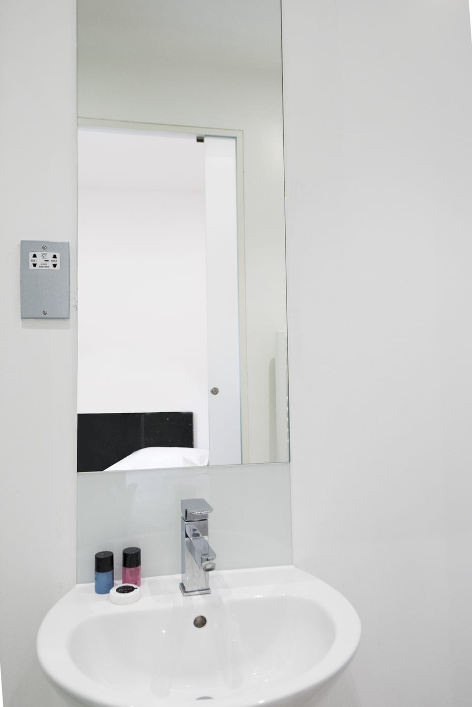 Apartment | Bathroom sink