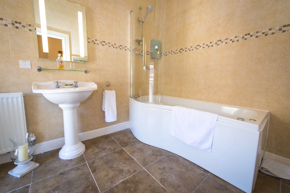Victoria House Room Only Accommodation Bed and Breakfast in Caernarfon
