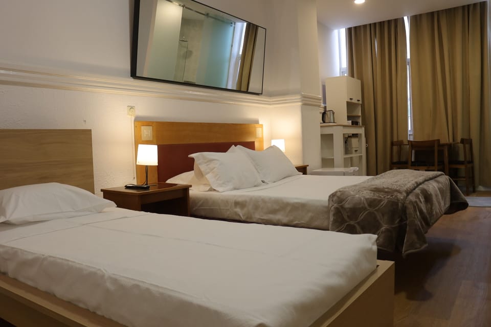 Deluxe Studio Suite | Desk, laptop workspace, free WiFi, bed sheets