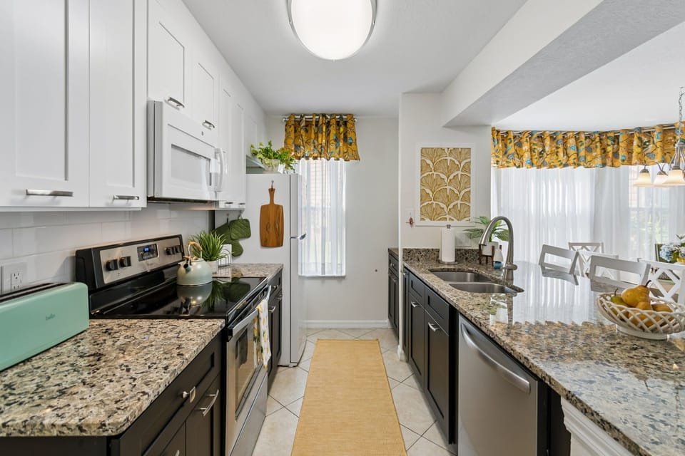 Near Disney: Mickey's Amazing Adventure! Private Home | 4 bedrooms, individually decorated, iron/ironing board