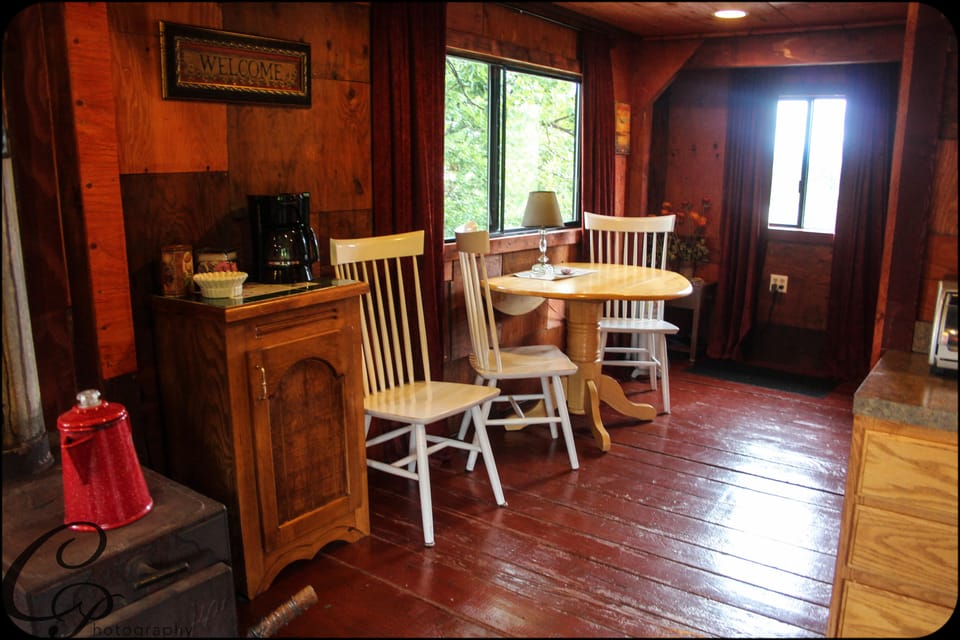 Tree House | Private kitchenette | Fridge, microwave, stovetop, coffee/tea maker