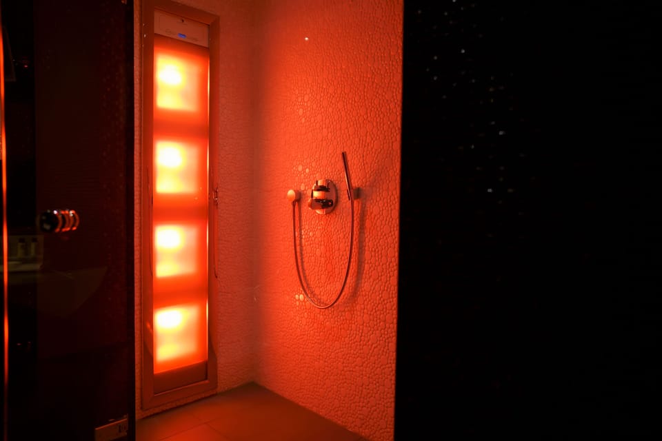 Presidential Suite, 1 King Bed | Bathroom | Free toiletries, hair dryer, bathrobes, slippers