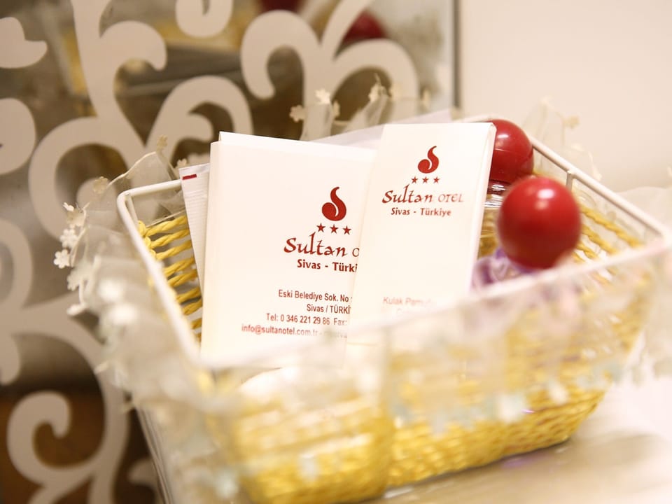 Deluxe Double Room | Bathroom amenities | Shower, rainfall showerhead, free toiletries, hair dryer