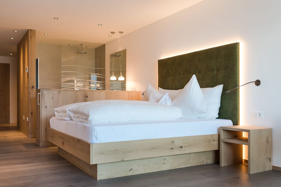 Junior Studio, 1 Double Bed, Patio | Premium bedding, minibar, in-room safe, desk