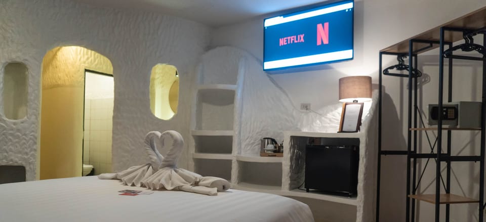 Double Room with Balcony and Sea View | Premium bedding, pillowtop beds, in-room safe, blackout drapes