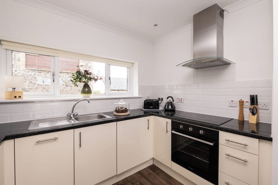 Luxury Bungalow, 2 Bedrooms (Lodge 2) | Private kitchen | Fridge, microwave, oven, stovetop