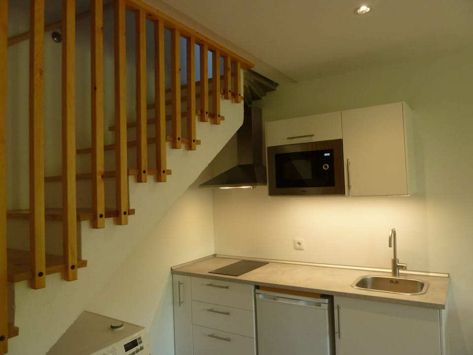 Apartment | Living room | Flat-screen TV