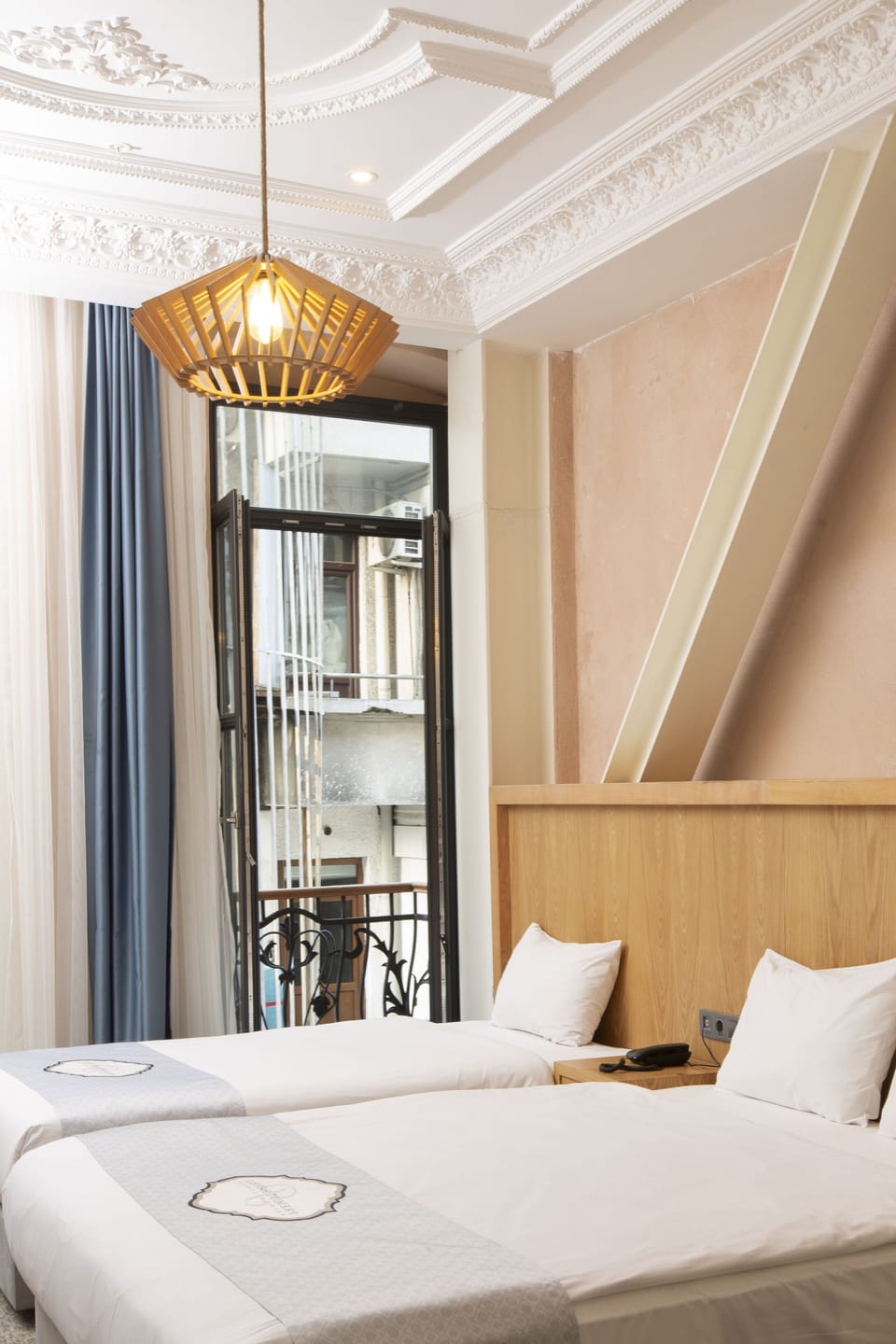 Family Room | Premium bedding, minibar, in-room safe, desk