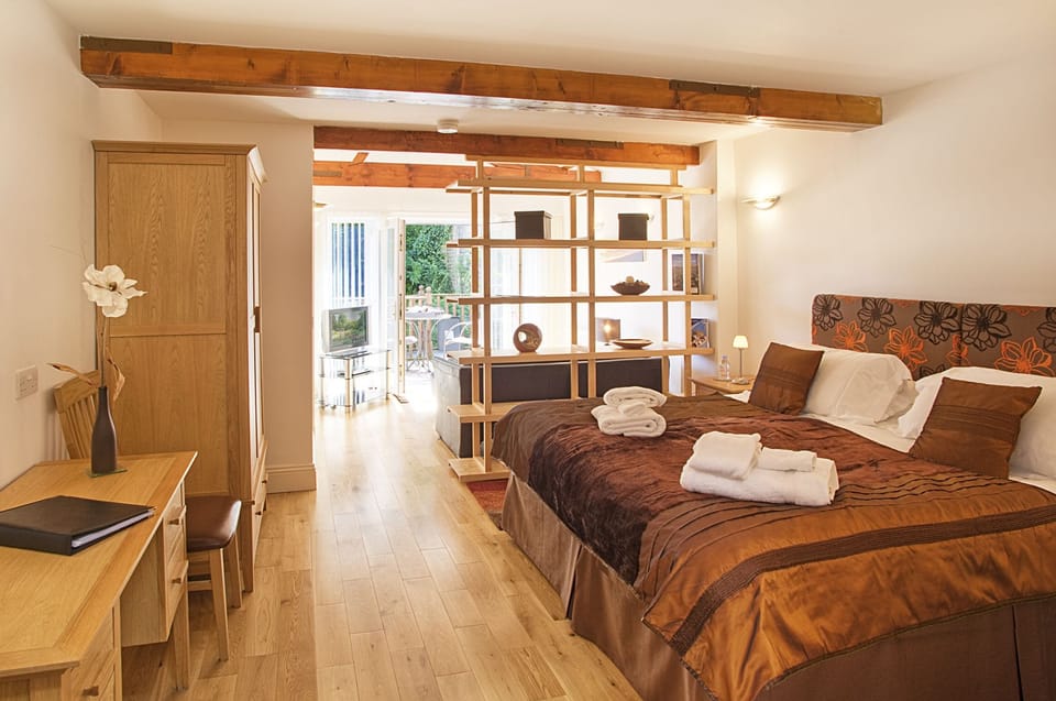 Studio, Garden View (Self Catering) | Premium bedding, blackout drapes, iron/ironing board (on request)