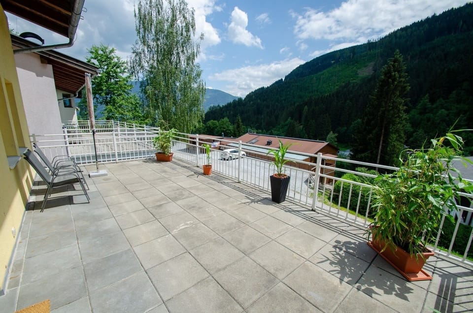 Penthouse (Penthouse 3 Summer & Winter Fun ) | Balcony