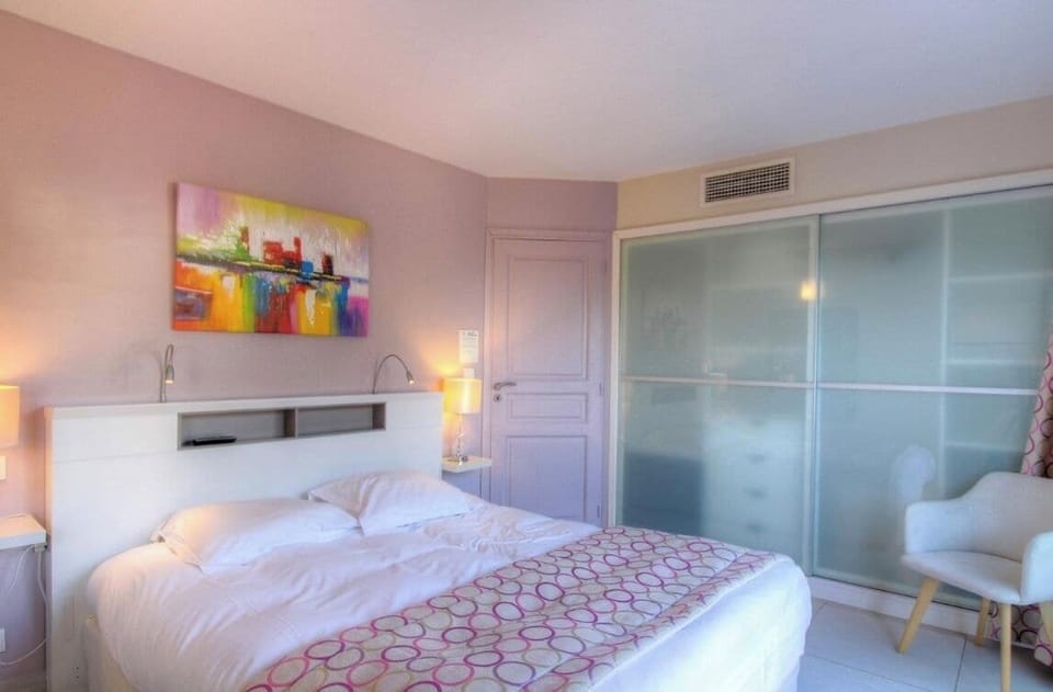 Double Room, Terrace (Mauve) | Individually decorated, individually furnished, blackout drapes