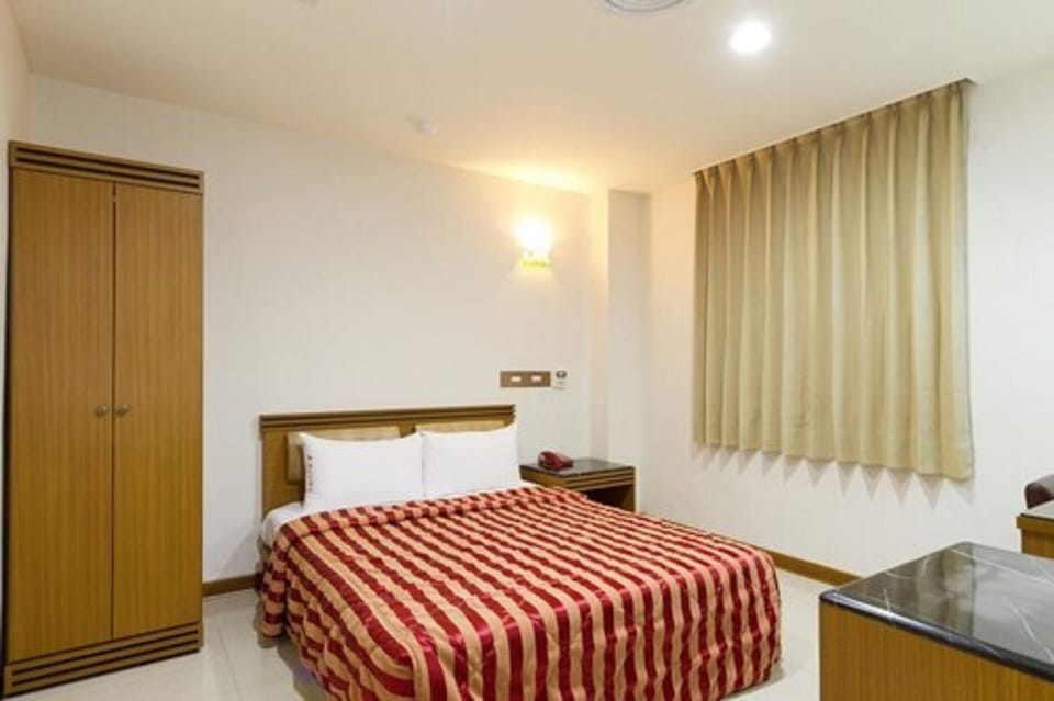 Standard Double Room | Desk, blackout drapes, free WiFi, bed sheets