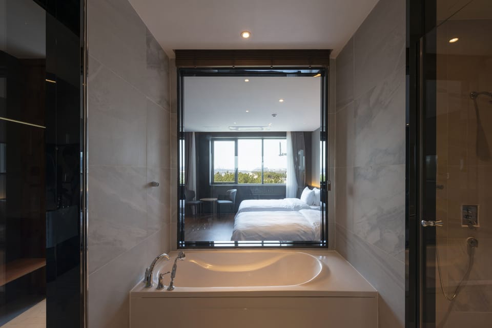 Deluxe Twin Room | Down comforters, soundproofing, free WiFi, bed sheets