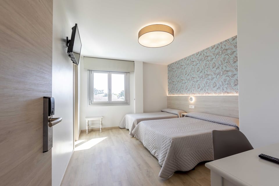 Standard Triple Room | Desk, free WiFi