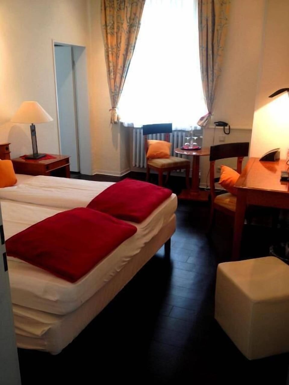Comfort Double Room | Hypo-allergenic bedding, in-room safe, individually decorated