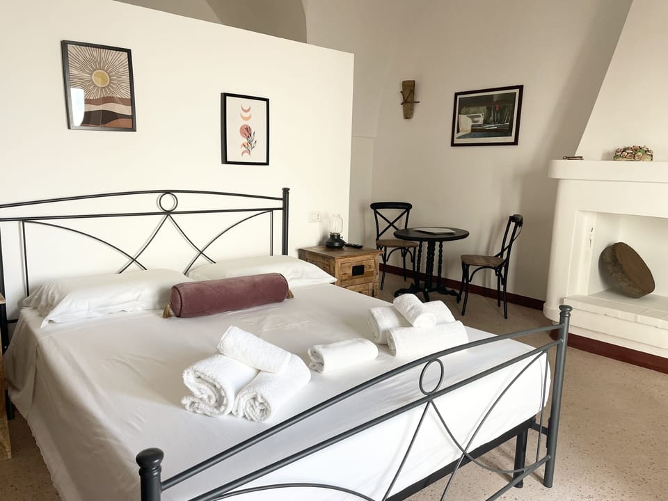 Exclusive Room | Hypo-allergenic bedding, down comforters, pillowtop beds