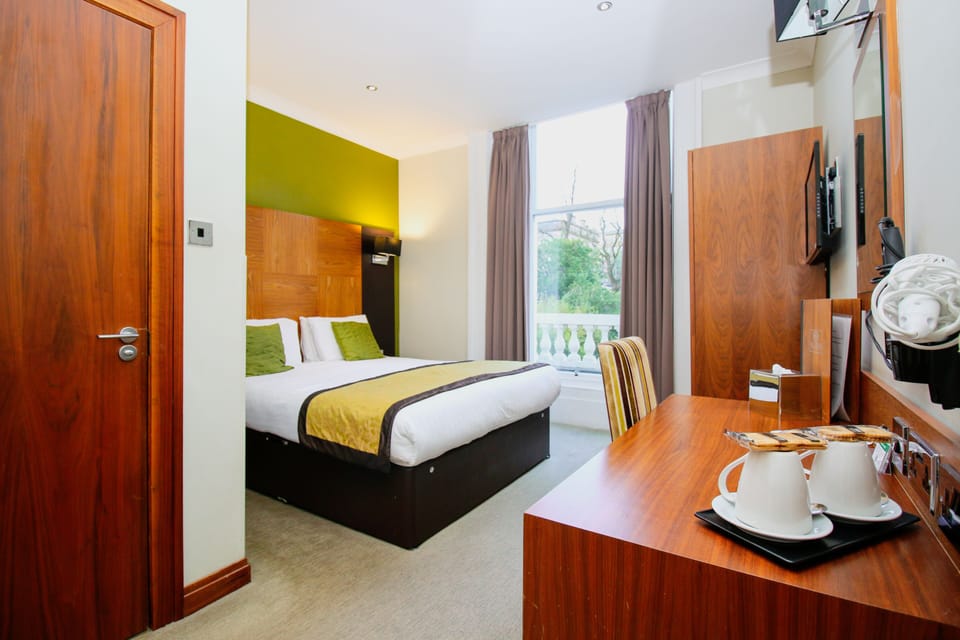 Double Room | In-room safe, desk, laptop workspace, iron/ironing board