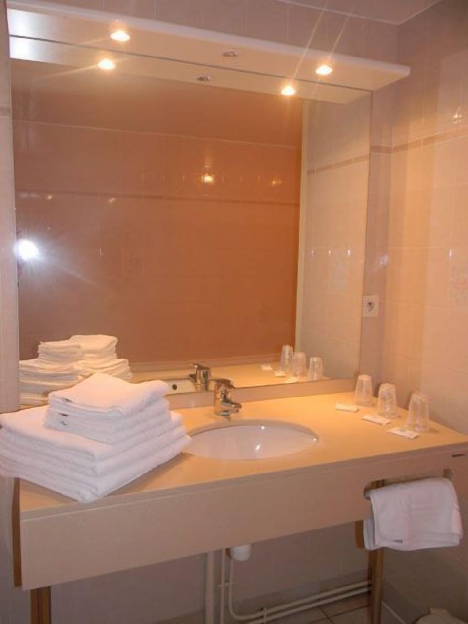 Bathroom sink